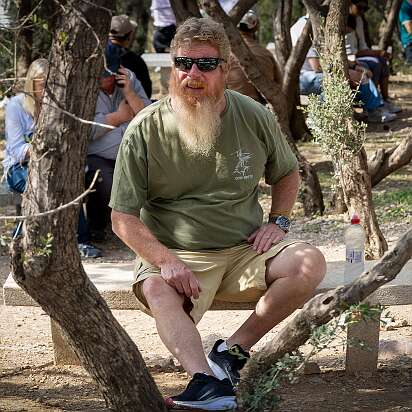 Афины, Акрополь Неизвестный мне, но колоритный турист. ZZ top или вроде того.